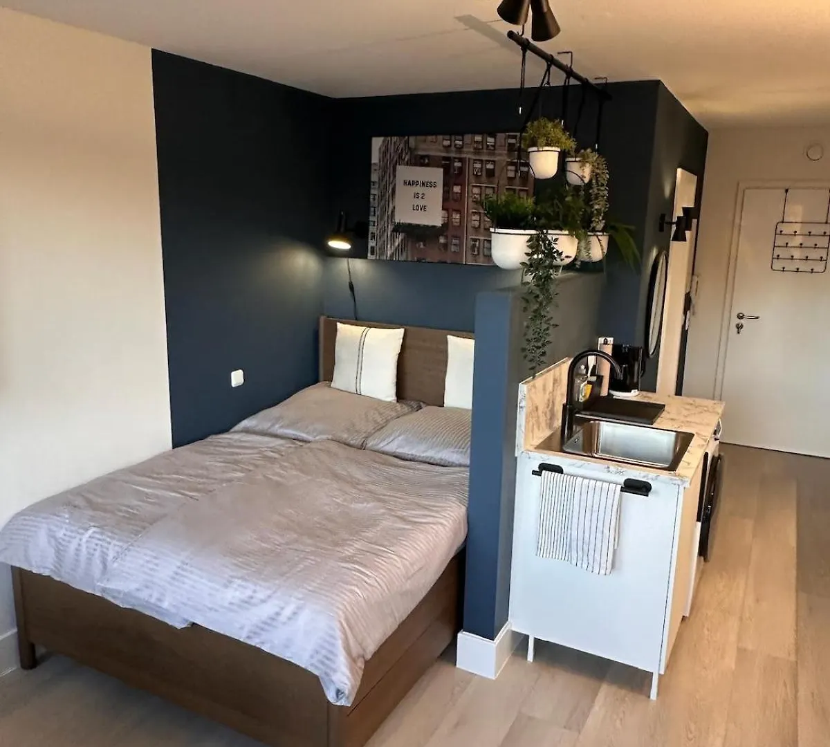 Urhome 22 City, Airport, Messe, Auto-,Strassenbahn Nuremberg