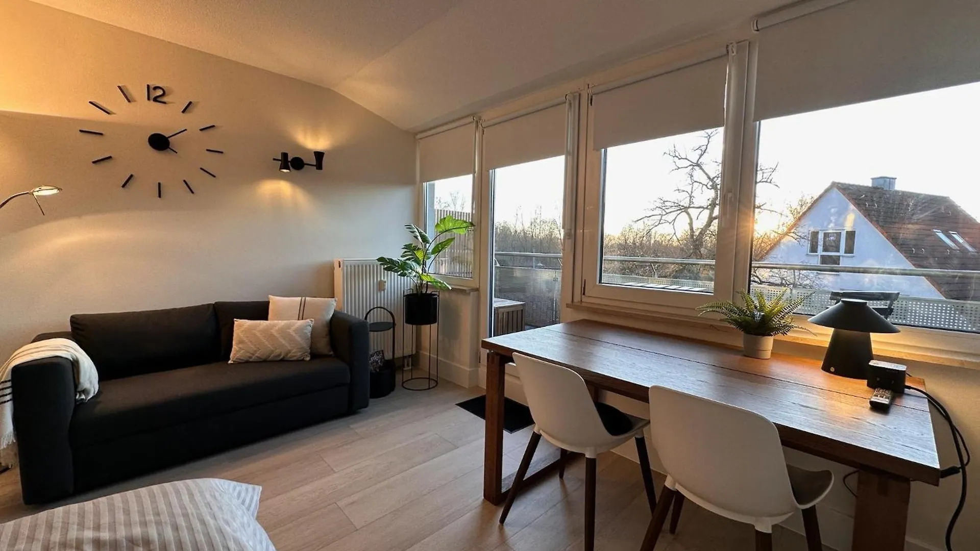 Urhome 22 City, Airport, Messe, Auto-,Strassenbahn Nuremberg